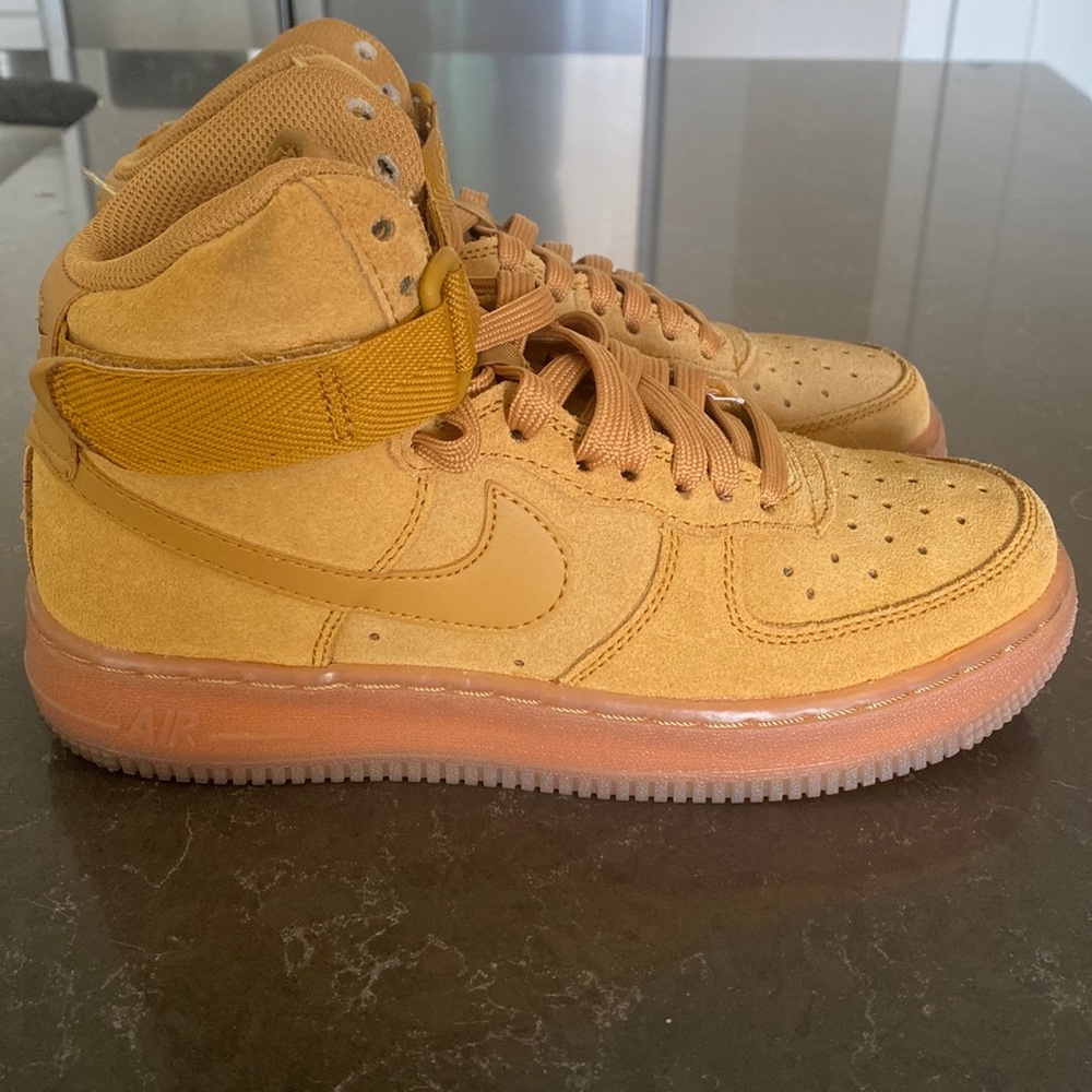 BRAND NEW Camel Suede Jordan Mids